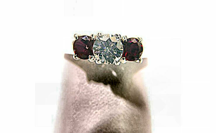 .46 CT ROUND BRILLIANT CUT DIAMOND 2 RUBIES ROUND CUT