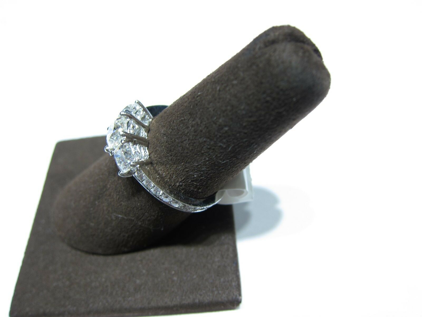 USGA CERTIFIED DIAMOND ENGAGEMENT RING ALL ROUND BRILLIANT SHAPE