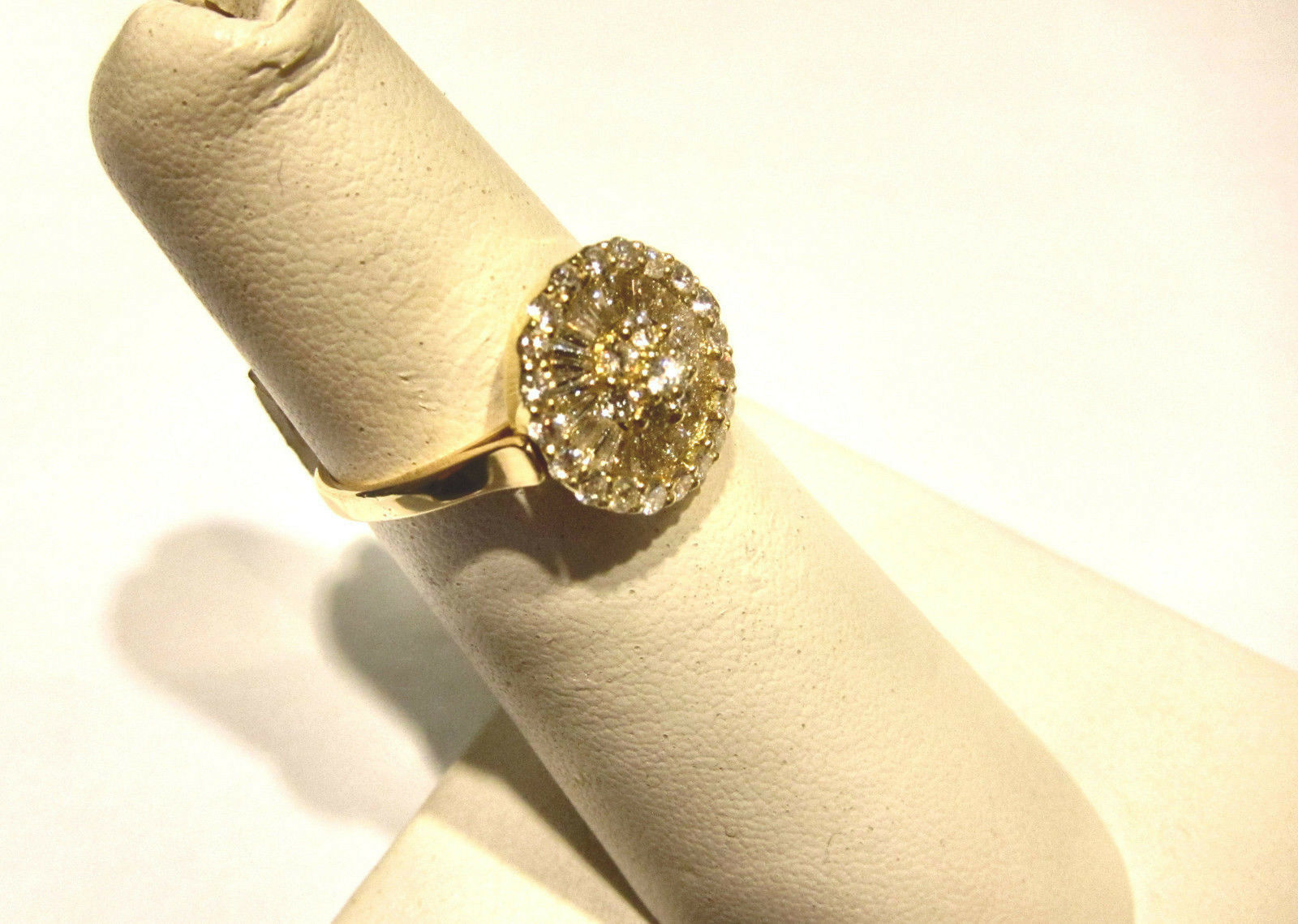 .70 CT DIAMOND ROUND PRONG ON 18K GOLD