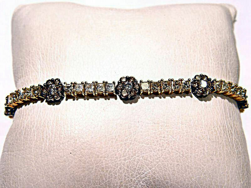11.48 CT 36 FANCY YELLOW 48 COGNAC AND 8 WHITE DIAMOND BRACELET