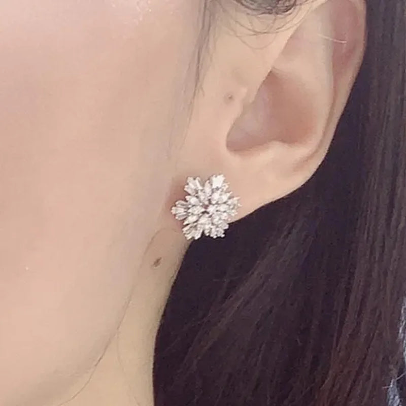 Trendy Silver Plated Micro Pave Crystal Lab Diamond Snowflake Flower Stud Earrings for Women Engagement Wedding Jewelry Gift