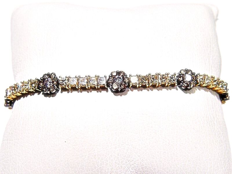 11.48 CT 36 FANCY YELLOW 48 COGNAC AND 8 WHITE DIAMOND BRACELET