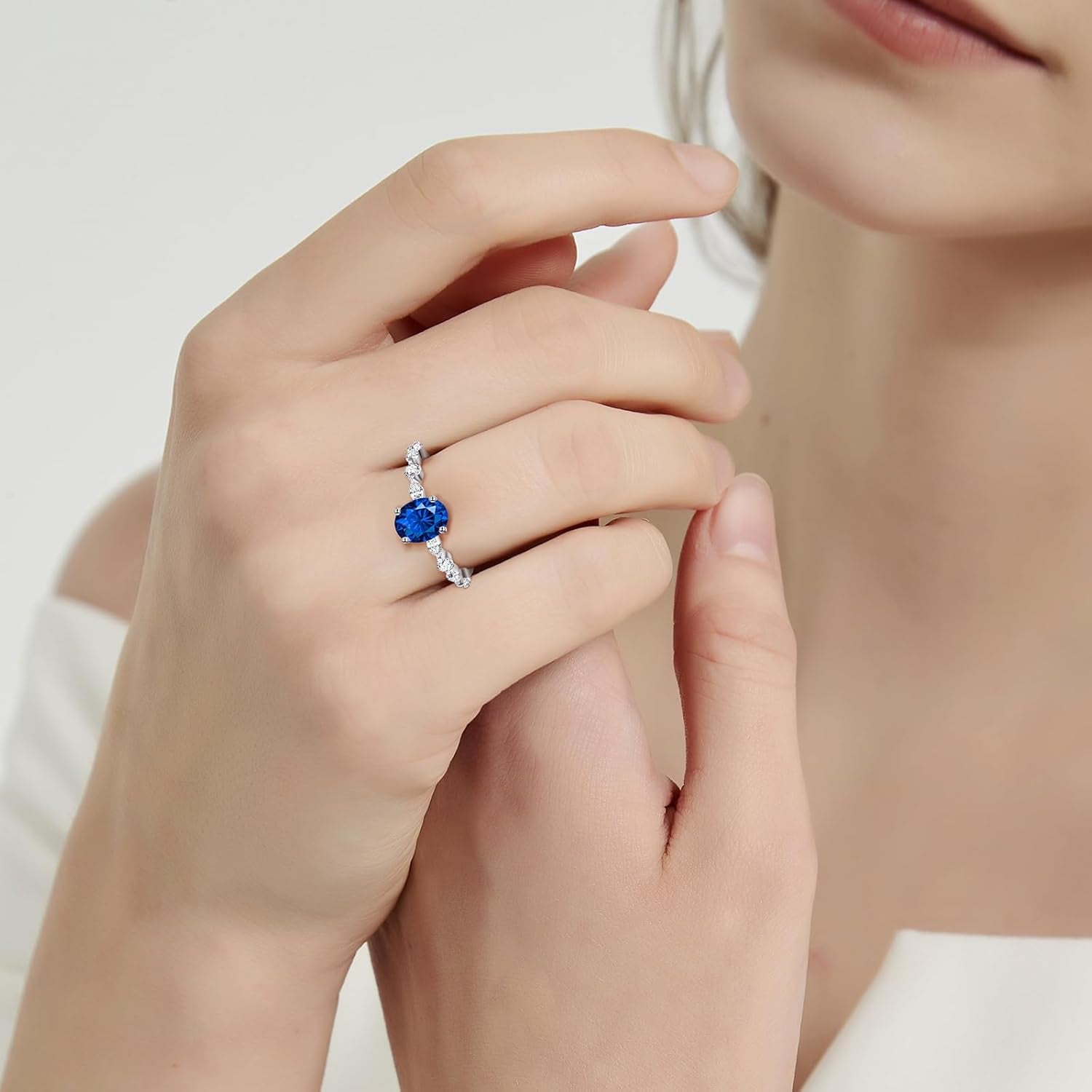 1.5Ct Oval-Cut Created Sapphire Rings 925 Sterling Silver White Gold Plated Blue Oval Engagement Ring for Women Paved Cubic Zirconia Simple Dainty Ring Band Width 2.2Mm Size 7