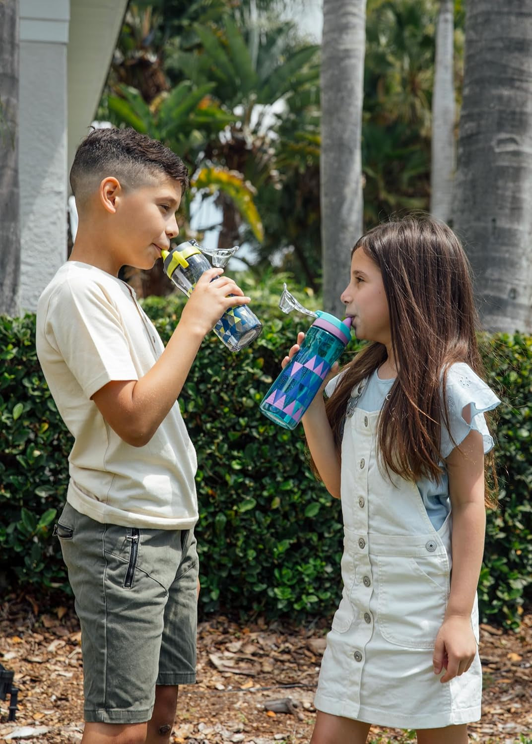 18Oz Kids Plastic Water Bottle with Straw Lid and Carry Handle, Reusable, BPA Free, Dishwasher Safe, Perfect for Travel, School, Outdoors, and Gym