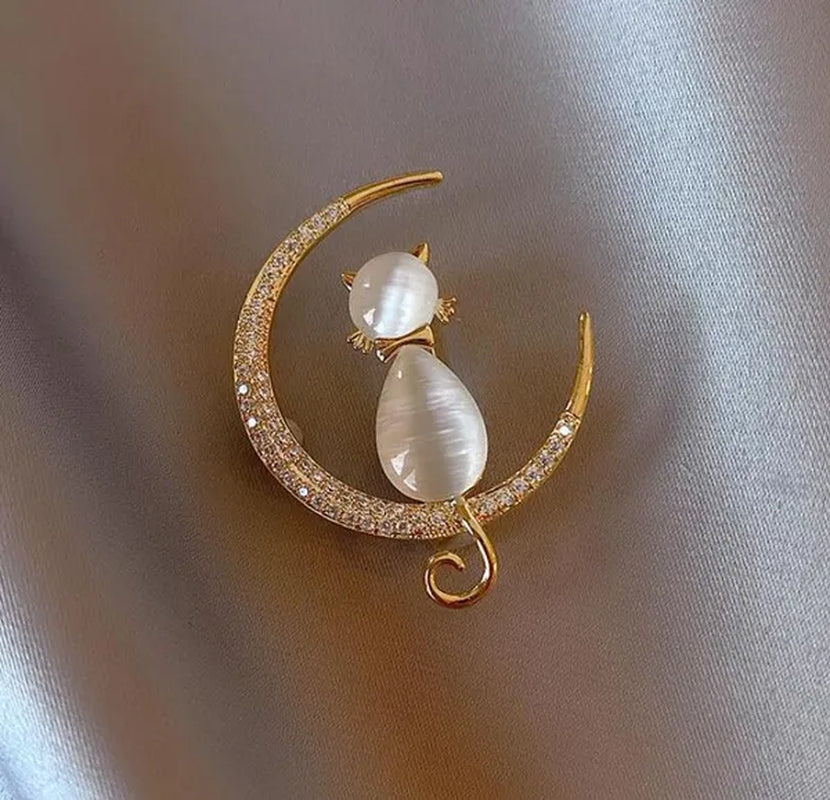 Light and Extravagant, Small Number of Suits, Cat'S Eye Stone, Diamond Brooch, Clothes, Fixed Moon, Small Cat Brooch, Brooch Accessories Crystal Brooch Fancy Vintage Style Flower Brooch Pin for Women Crystal Brooch Pin
