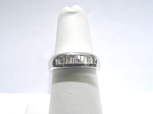 DIAMOND BAGUETTE SHAPE CHANNEL SET BAND